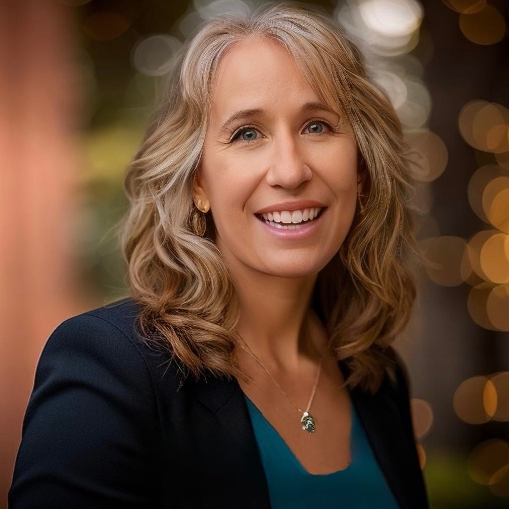 Headshot of Debbie Kelly