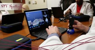Medical students are able to simulate an ultrasound machine on inanimate objects, as if they were real human beings.